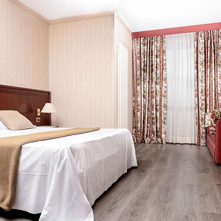 Hotel Poli Castelnovo di Sotto المظهر الخارجي الصورة