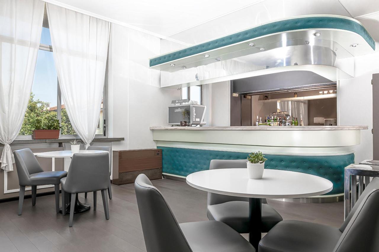 Hotel Poli Castelnovo di Sotto المظهر الخارجي الصورة
