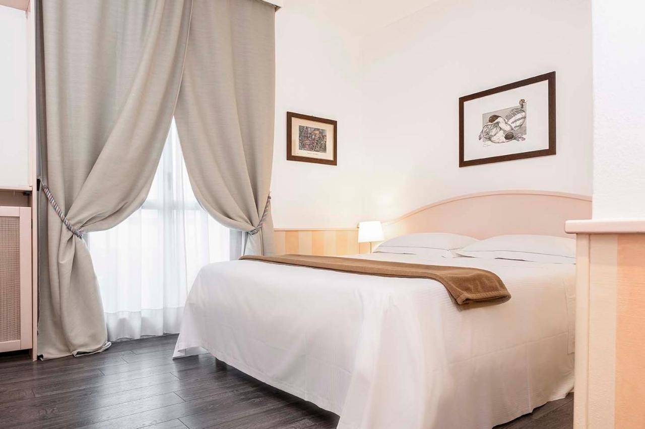 Hotel Poli Castelnovo di Sotto المظهر الخارجي الصورة